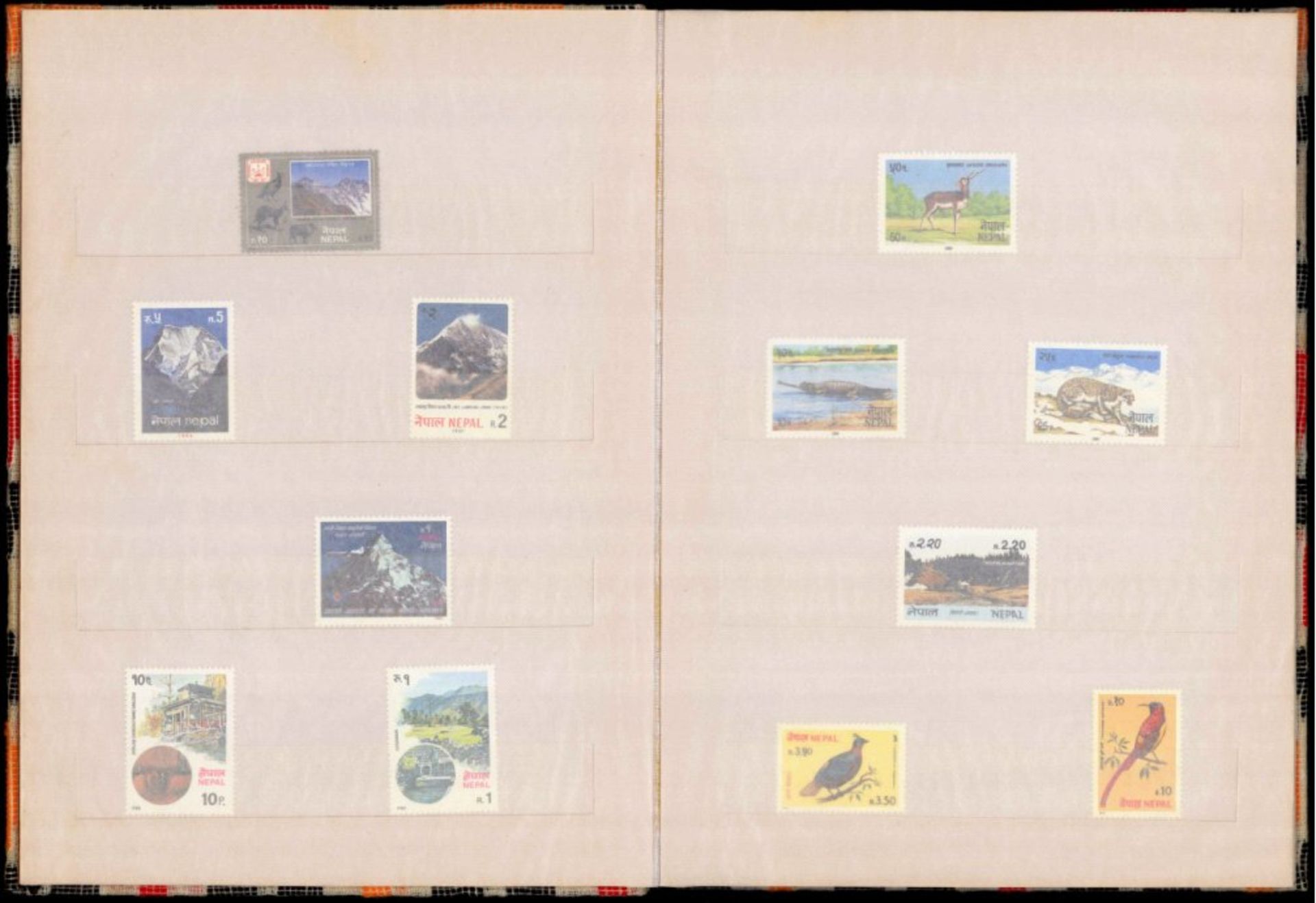Nepal, Geschenkbuch des Postministeriums, sehr selten!mit von Hand gewebten Stoffeinband "With the - Bild 3 aus 3