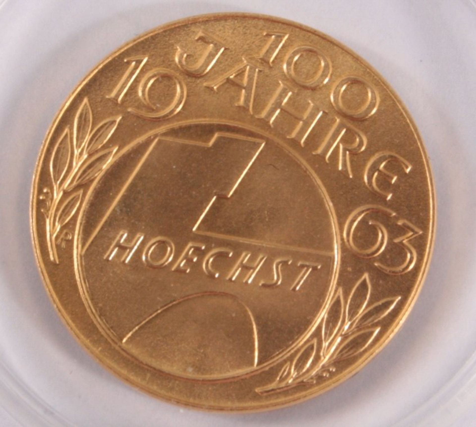 Medaille 100 Jahre HoechstD-22,5 mm, ca. 8 gMindestpreis: 200 EUR