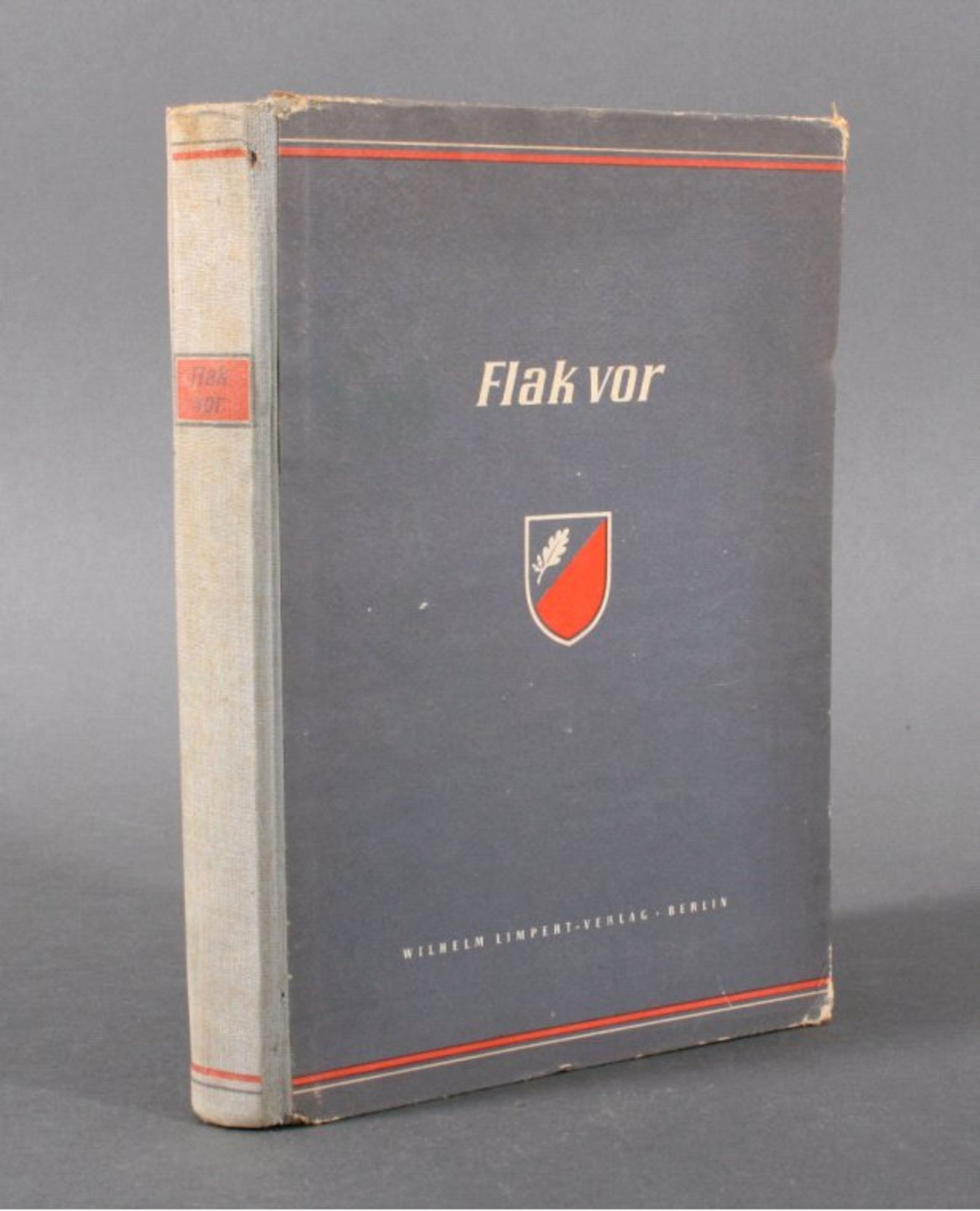 Flak vor! Mit unseren Panzern vom Bug bis vor die ToreMoskaus. Berlin, Wilhelm Limpert Verlag, 1943.