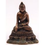 Kleiner Bronze-Buddha, Tibet um 1900verlorene Form, in typischer Meditationshaltung(Erdberührung)