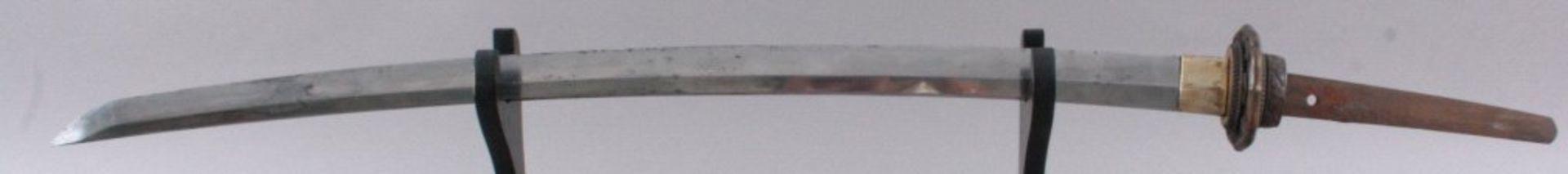 Samurai-Schwert, Katana um 1900Damastklinge, Holzgriff bezogen mit Rochenhaut, originalScheide aus - Bild 3 aus 6