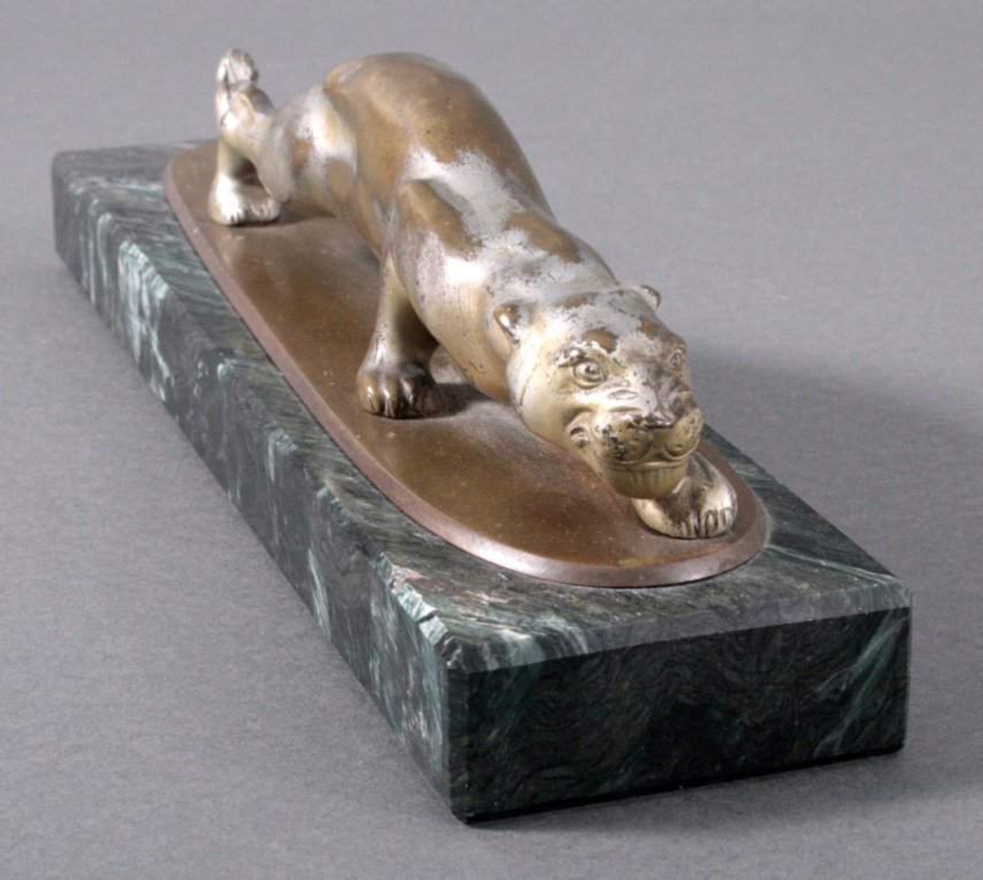 Bruno Sänger, deutscher Bildhauer des 20. Jh.Panther auf ovaler Plinthe und auf