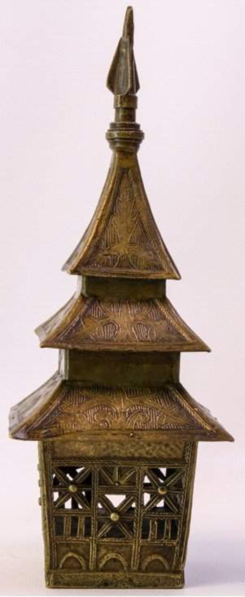 Weihrauchbehälter aus Bronze 19. Jh.In Form einer Pagode, durchbrochen gearbeitet,Ornamentdekor, - Bild 2 aus 4