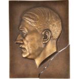 PORTRAIT-PLAKETTE ADOLF HITLER, Kopfportrait im Profil, halbhohler, bronzierter Zink-Guss, sign. "M.