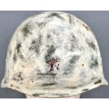 STAHLHELM SSH-40, dkl.grün lackiert, nicht flächendeckende weiße Tarnlackierung, 3-teiliges Ln.-