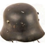 ÖSTERREICHISCHER STAHLHELM M 17, Glocke matt schwarz überlackiert, hellbraunes Leder-Innenfutter