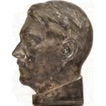 KOPFPORTRAIT ADOLF HITLER, Profil, Ansicht von links, halbhohler Weißmetallguss, Rs. verslb.,