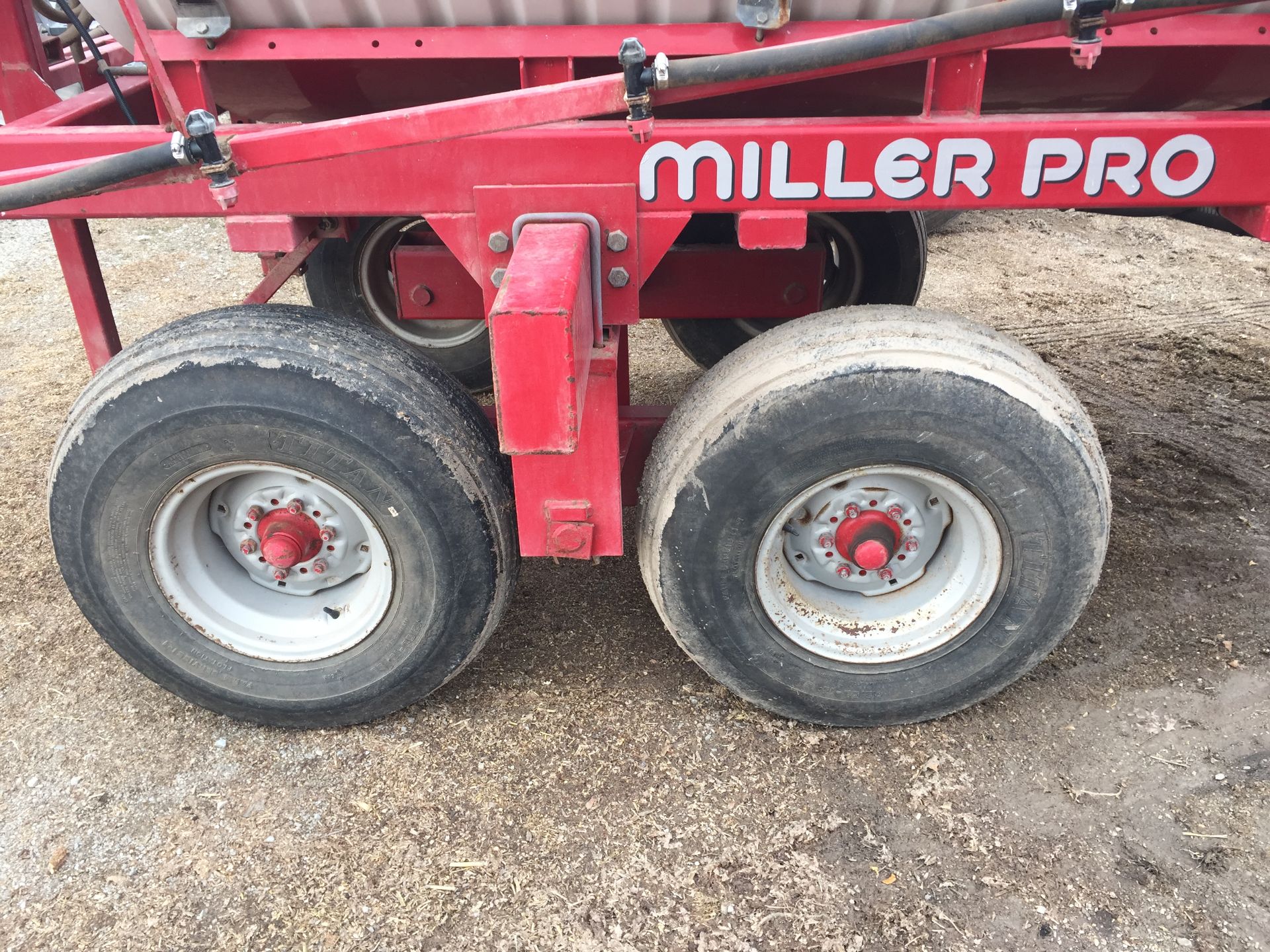 Miller Pro 750 pull sprayer, new pump, 45' boom - Image 5 of 6