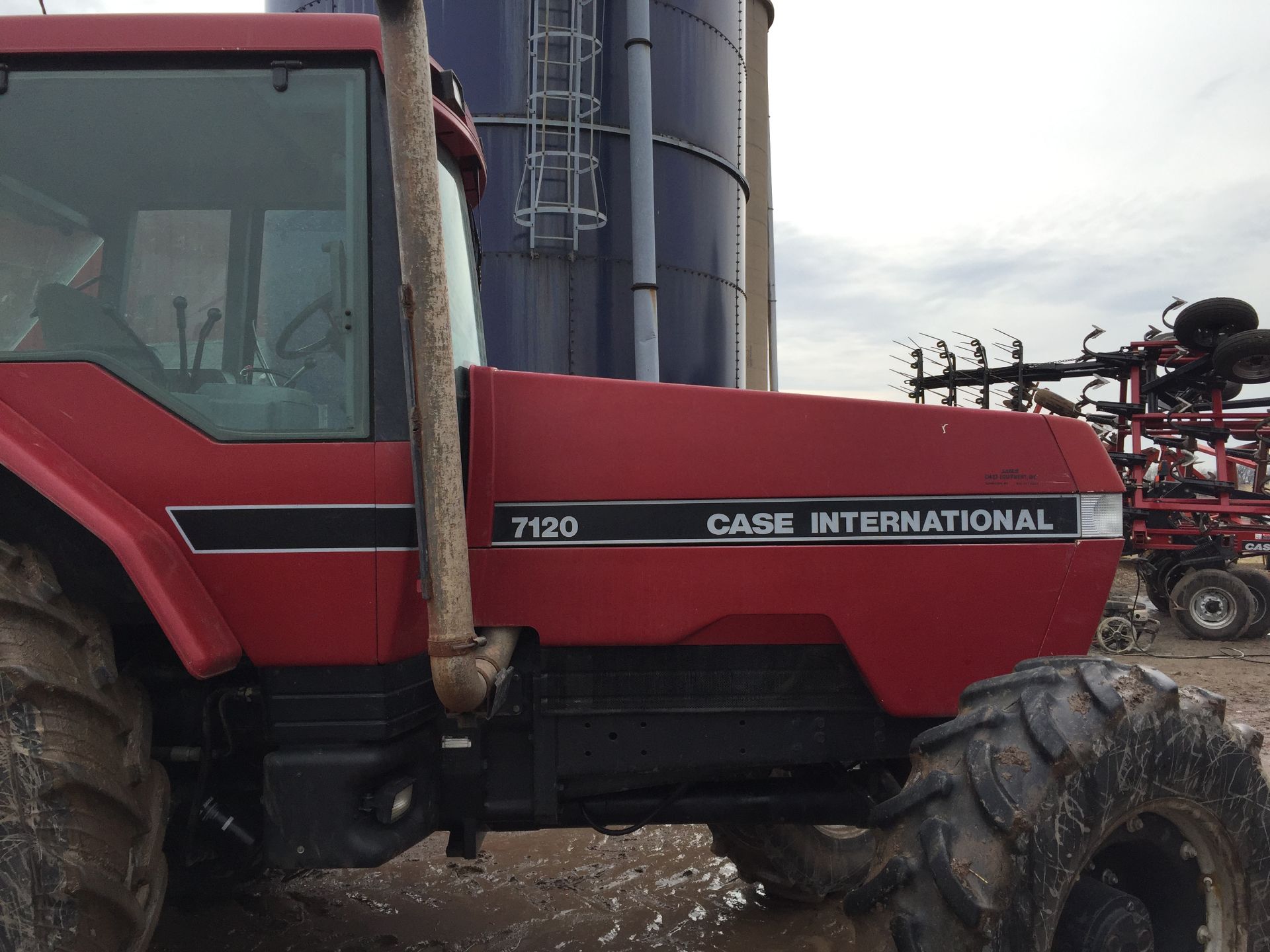 7120 Case International 4x4 Tractor ~7100hrs - not sold w/ quick hitch pictured - Image 9 of 22