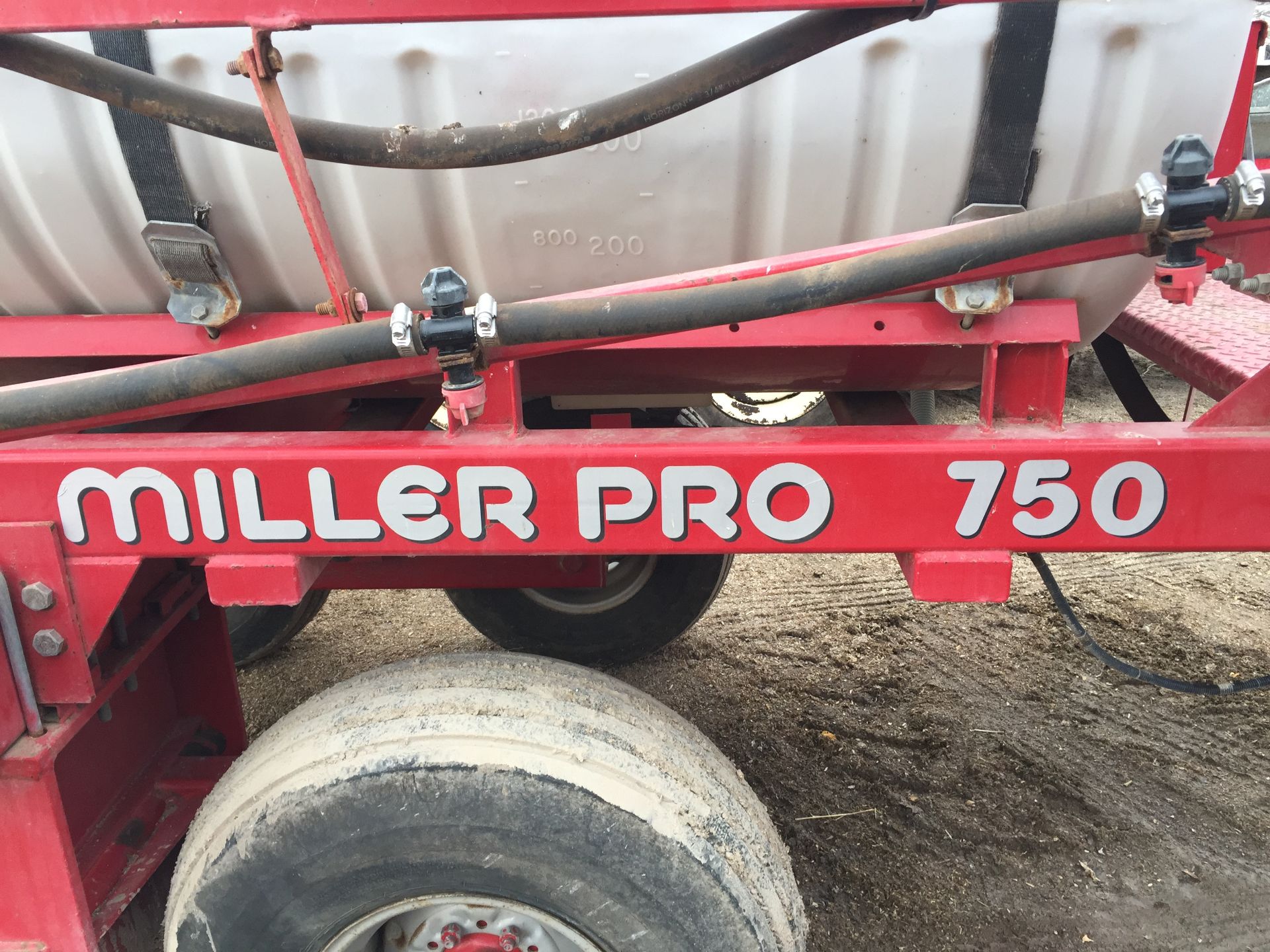 Miller Pro 750 pull sprayer, new pump, 45' boom - Image 6 of 6