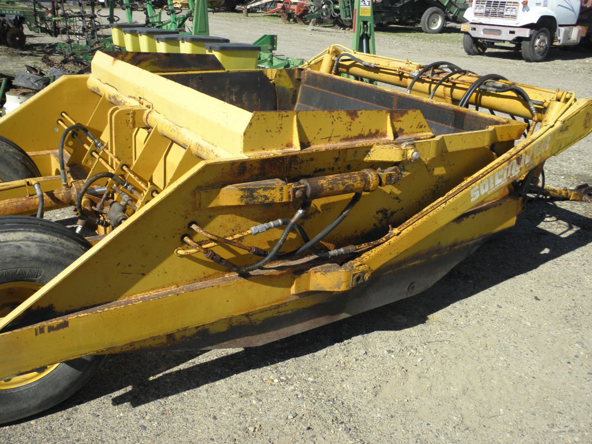 Soilmover 4.5 yd. Carryall