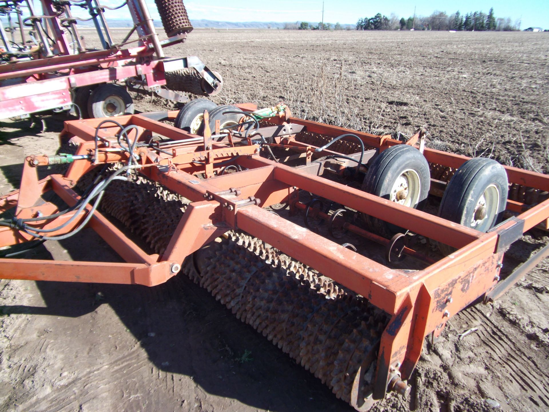 Ace 16â€™ Groundhog smyzer front and rear rollers, hyd. Fold