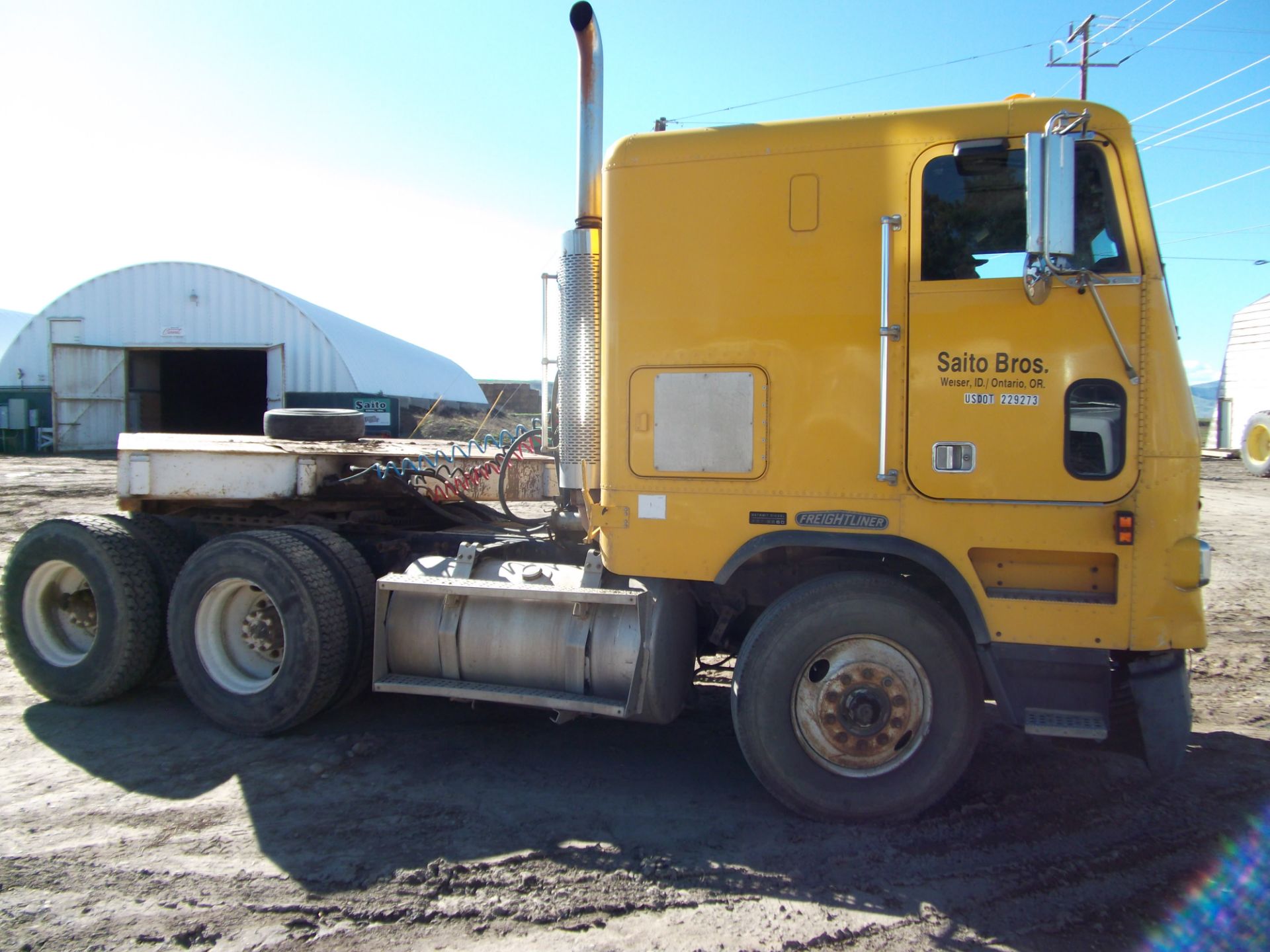 1991 Freightliner tandem Detroit 60 15spd trans 5th wheel hitch - Image 2 of 4