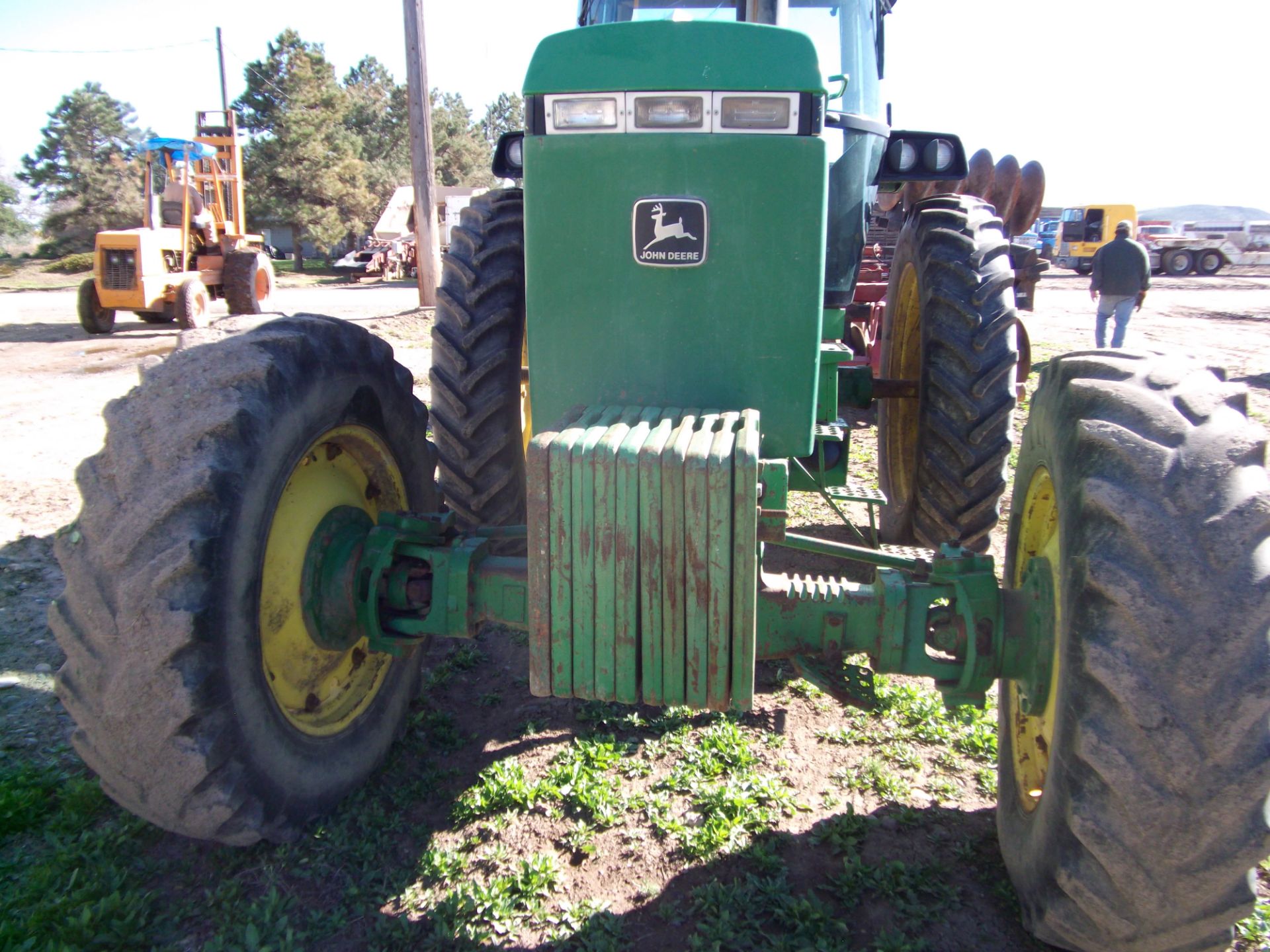 JD 4455 MFWD powershift trans.   3  hyd remotes 14.9 X 46  rubber, recent overhaul