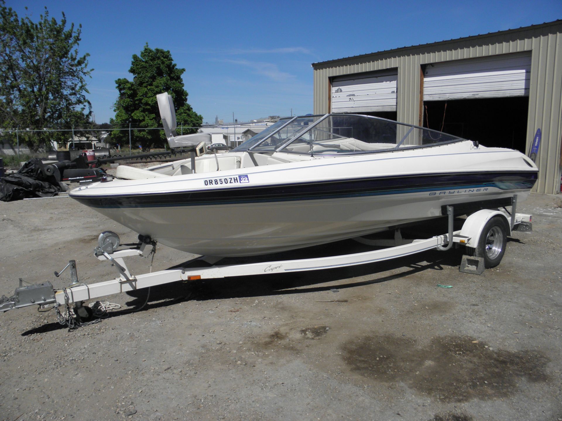 1995 Bayliner Capri 2050 Boat w/Mercruiser Alpha 1 5ltr V-8 & outdrive, depth finder, elect trolling