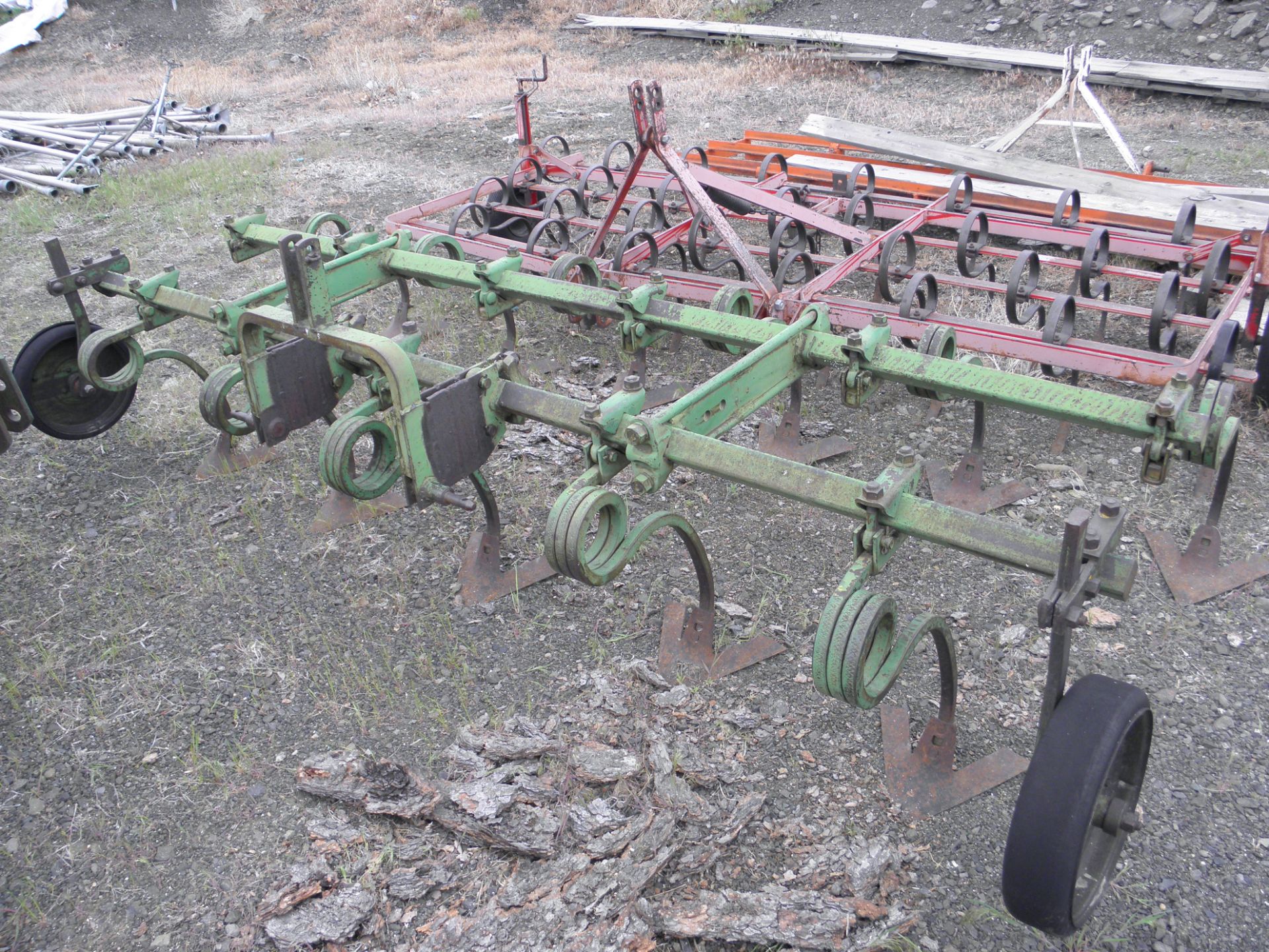 JD 10' coil shank cultivator