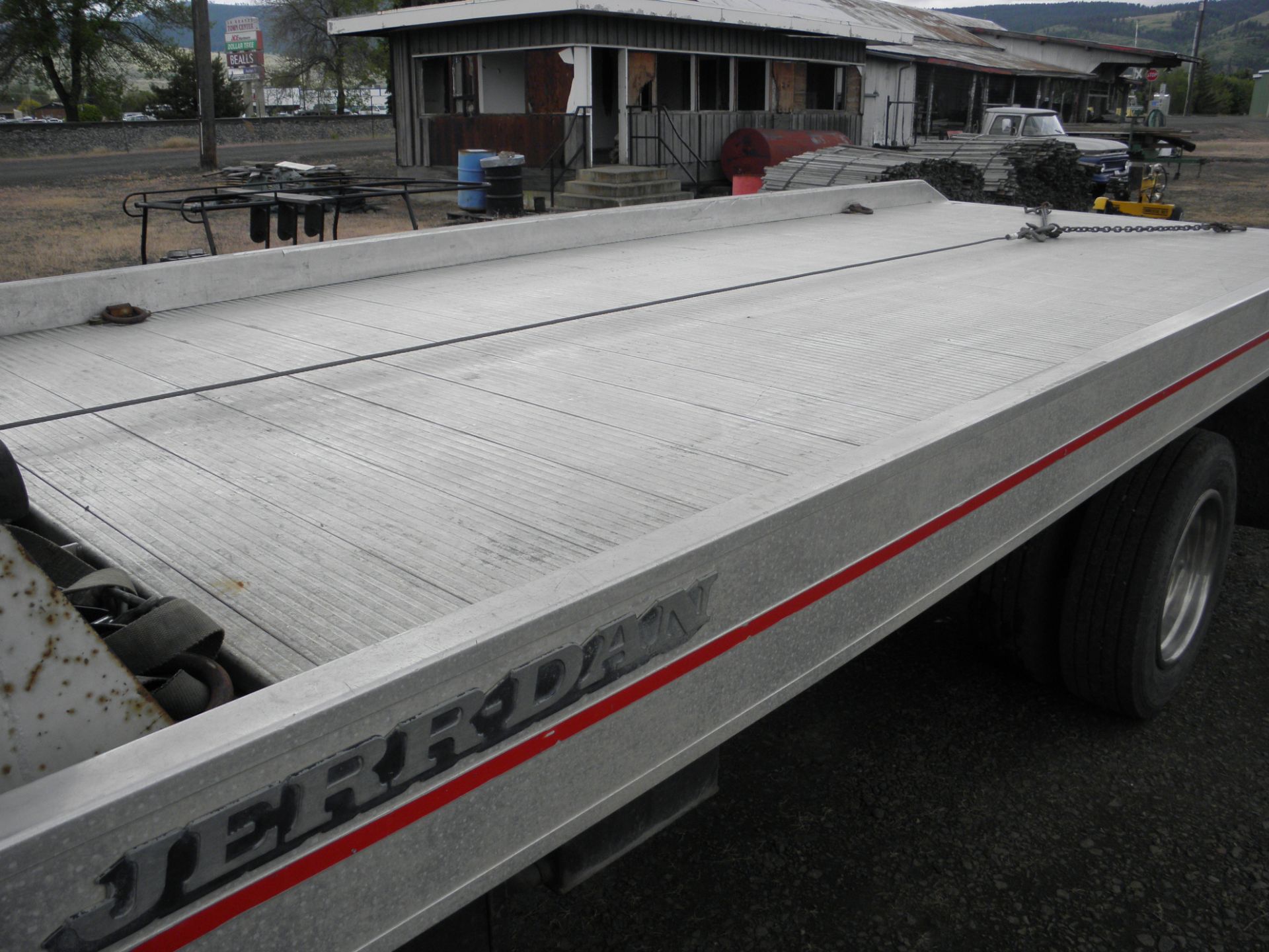 1997 IH 4700 T 444 E single axle wrecker roll bed truck, 7.3 diesel 5spd Jerr Dan alum 18' roll - Image 2 of 4