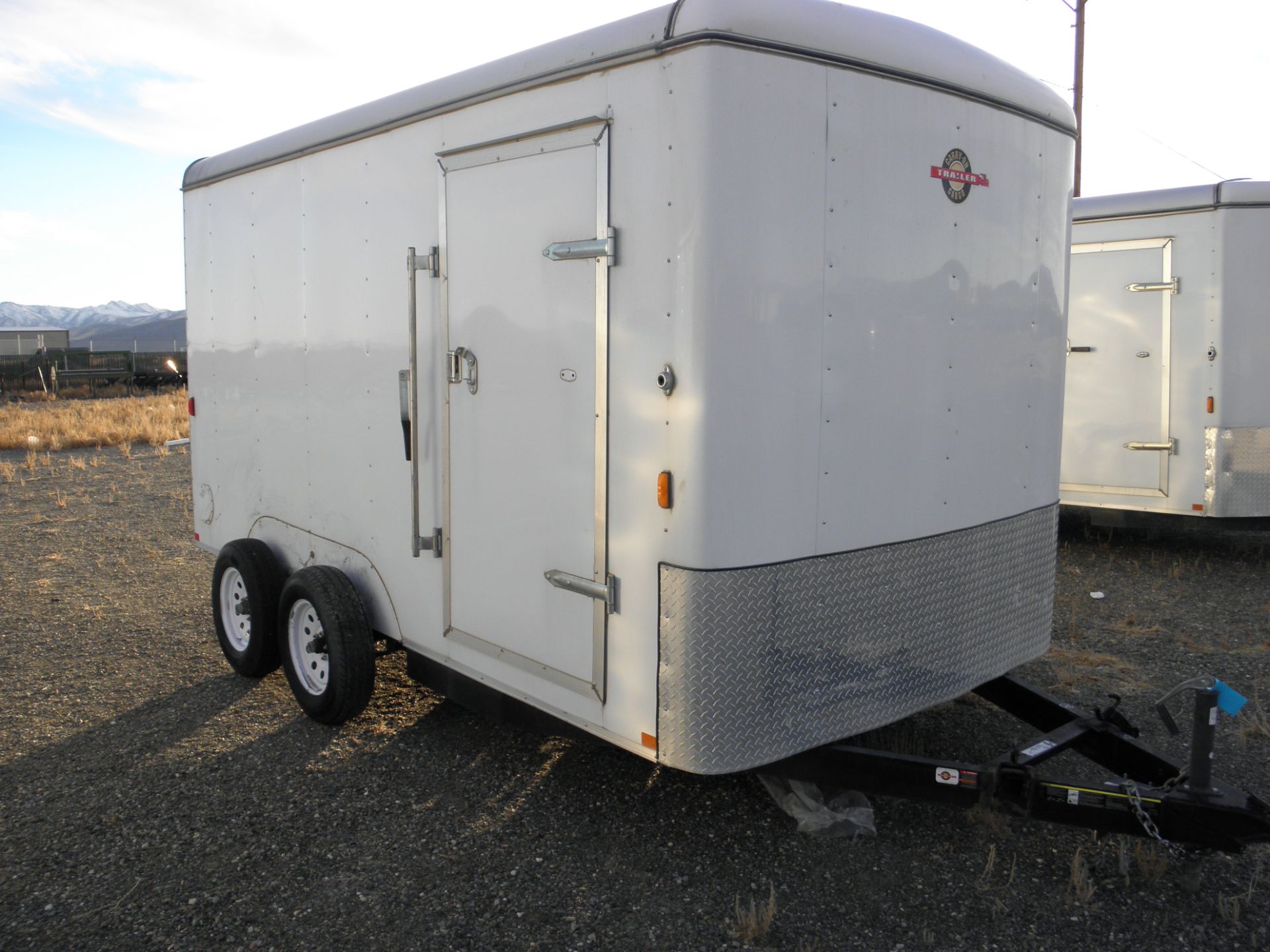 2015 7' X 14' tandem axle enclosed cargo, fold down rear door, side door, no fender - Image 2 of 2