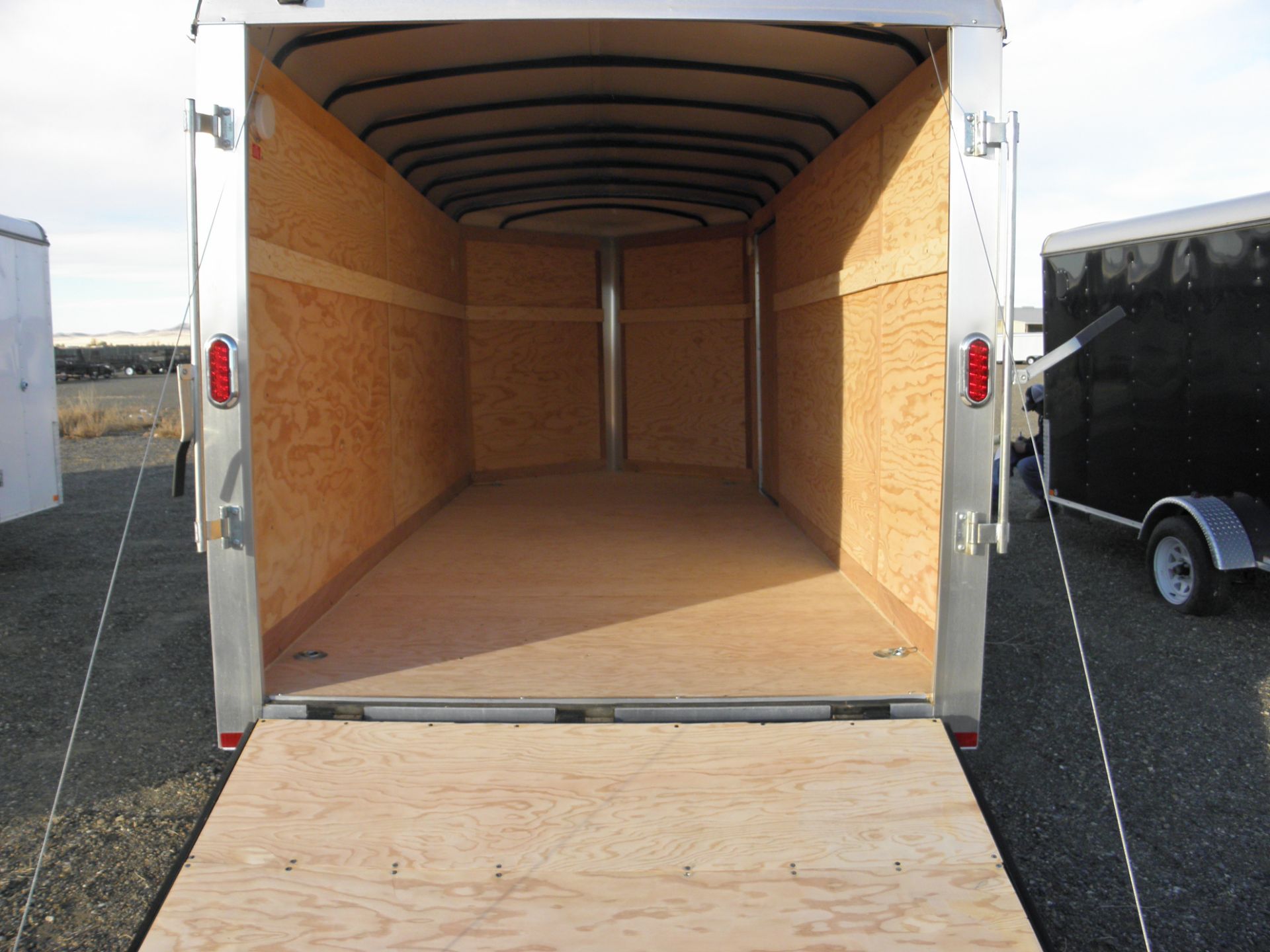 2014 7' X 16' tandem axle enclosed cargo, fold down rear door, side door, V nose - Image 3 of 3
