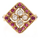 Ring in gold and precious stones, circa 1900 Gold, old brilliant cut diamonds, 0.40 cts and round