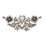 Elizabethan style floral brooch Gold, silver and faux diamonds. 21,6 gr