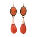 Coral Italian earrings, 19th Century 14K gold, two cameos in coral and two drops in coral.