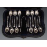 A set of twelve Victorian coffee spoons,