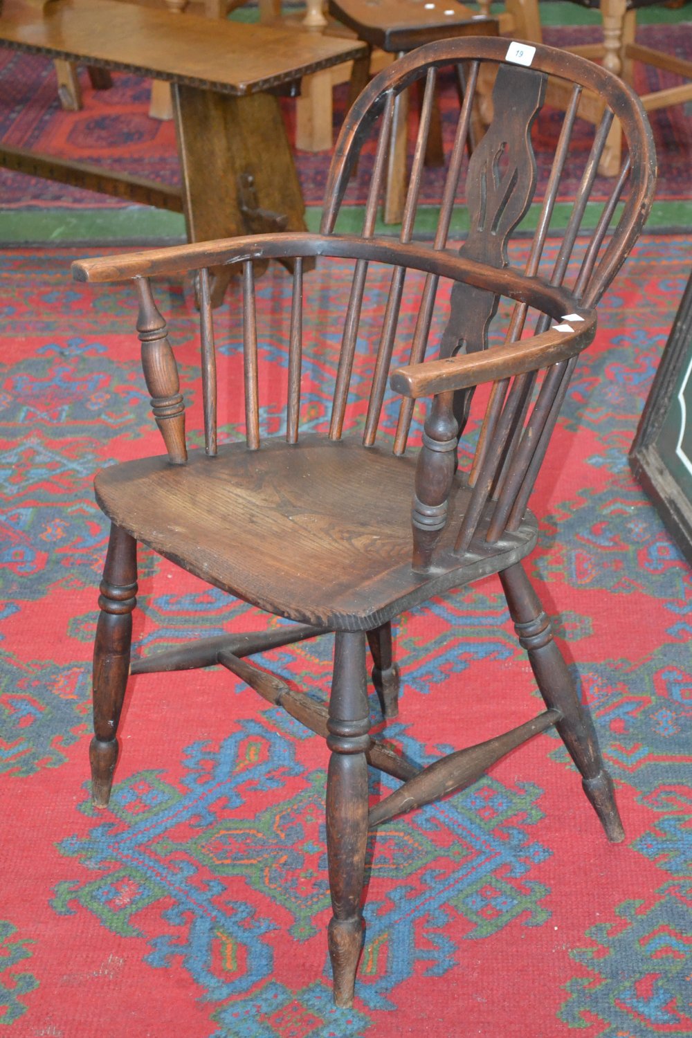 A mid-19th Century elm Windsor chair, c.1840