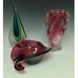 A Murano mauve glass dish, curled ends, 24cm diam; a Murano glass pink vase, moulded sides, 24.