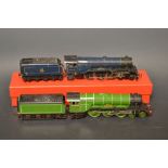 Hornby Railways OO Gauge R850/5 "Flying Scotsman" 4-6-2  locomotive and eight wheel tender,