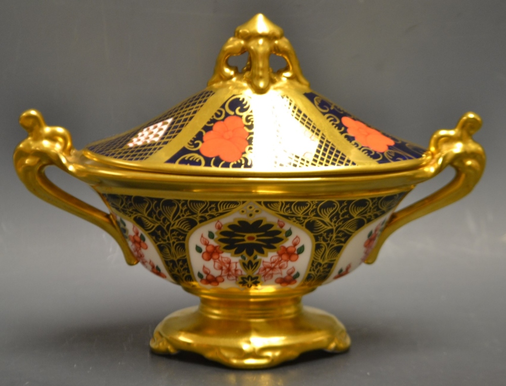 Royal Crown Derby 1128 pattern 2 handle urn and cover