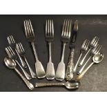 A set of six George V silver patisserie forks, Sheffield 1935; three George V silver coffee spoons,