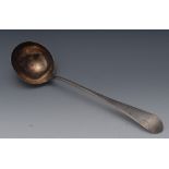 An 18th/early 19th century silver Old English type pattern soup ladle, 34.