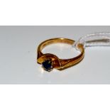 A 9ct gold lady's dress ring, 3.