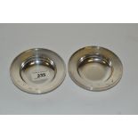 A pair of silver circular  pin dishes, London 1973, 6.