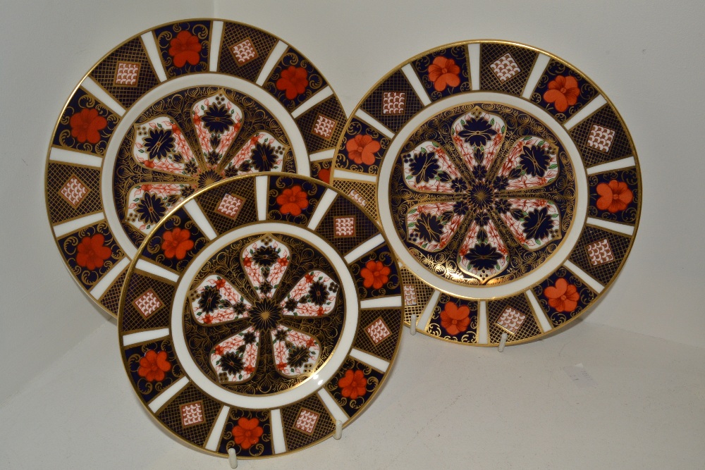 A Royal Crown Derby 1128 pattern dessert plate,