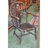 A Victorian elm Windsor chair