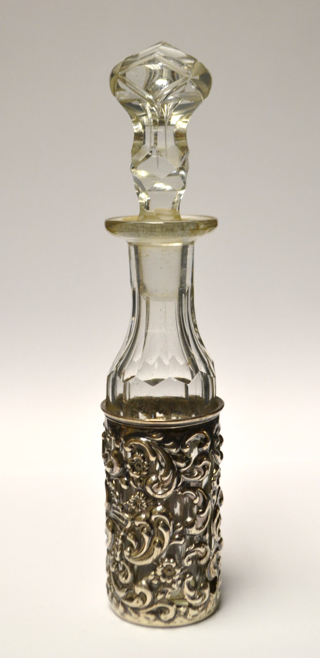 A Victorian silver scent bottle, Birmingham, 1899,