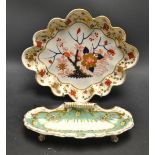 An early 19th century English Porcelain pen tray, of scalloped form,