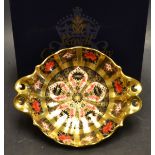 A Royal Crown Derby Imari 1128 pattern pedestal dish, two handles,