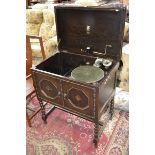 An Apollo gramophone, type 103,