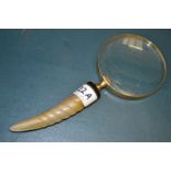 **PLEASE NOTE AMENDED DESCRIPTION**
A horn effect handled magnifying or reading glass