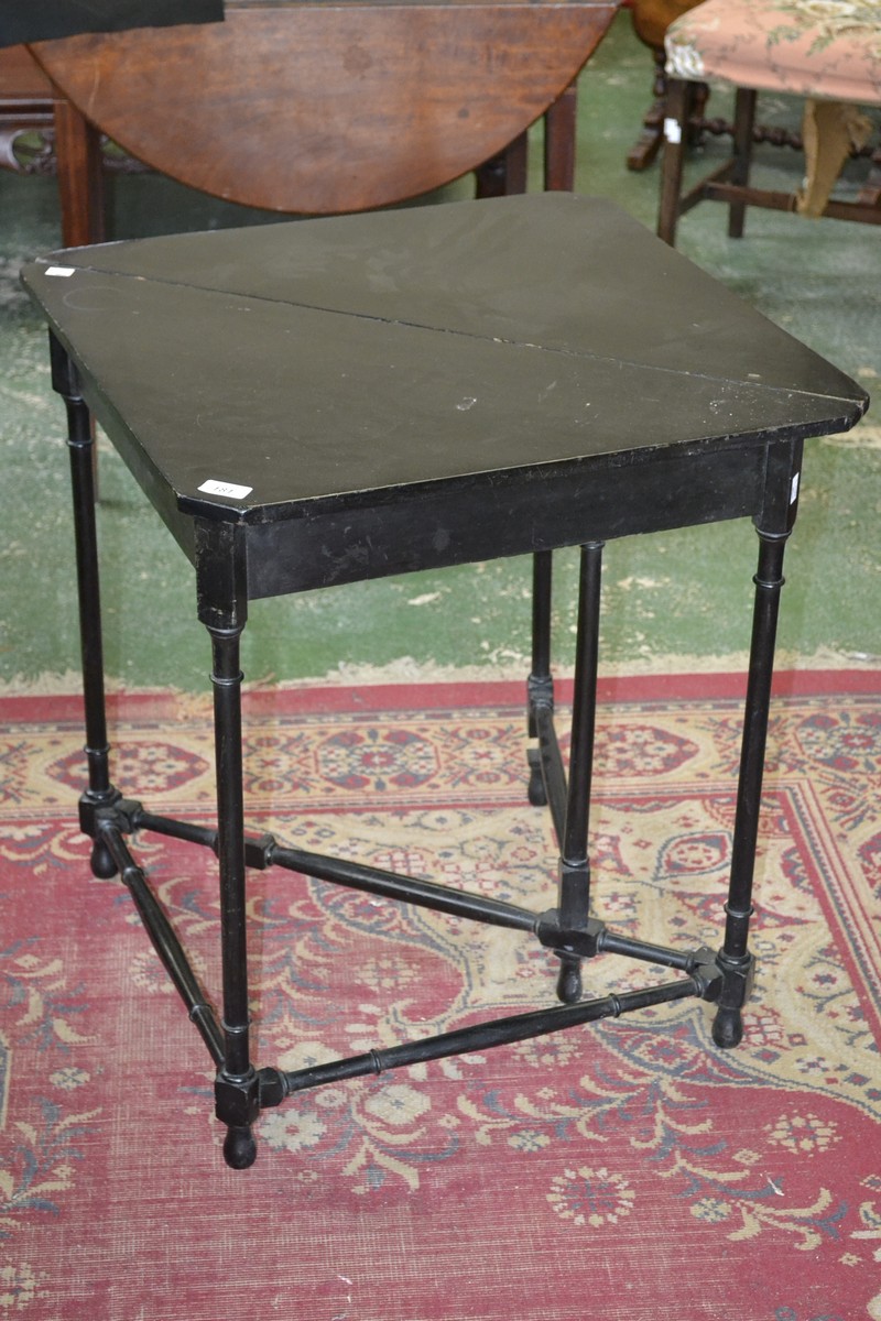 A late Victorian spider leg credence table, c.