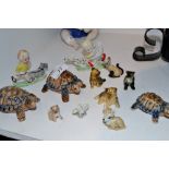 Wade -  a set of three Wade tortoises, a Wade Whimsie Siamese cat, Fawn,