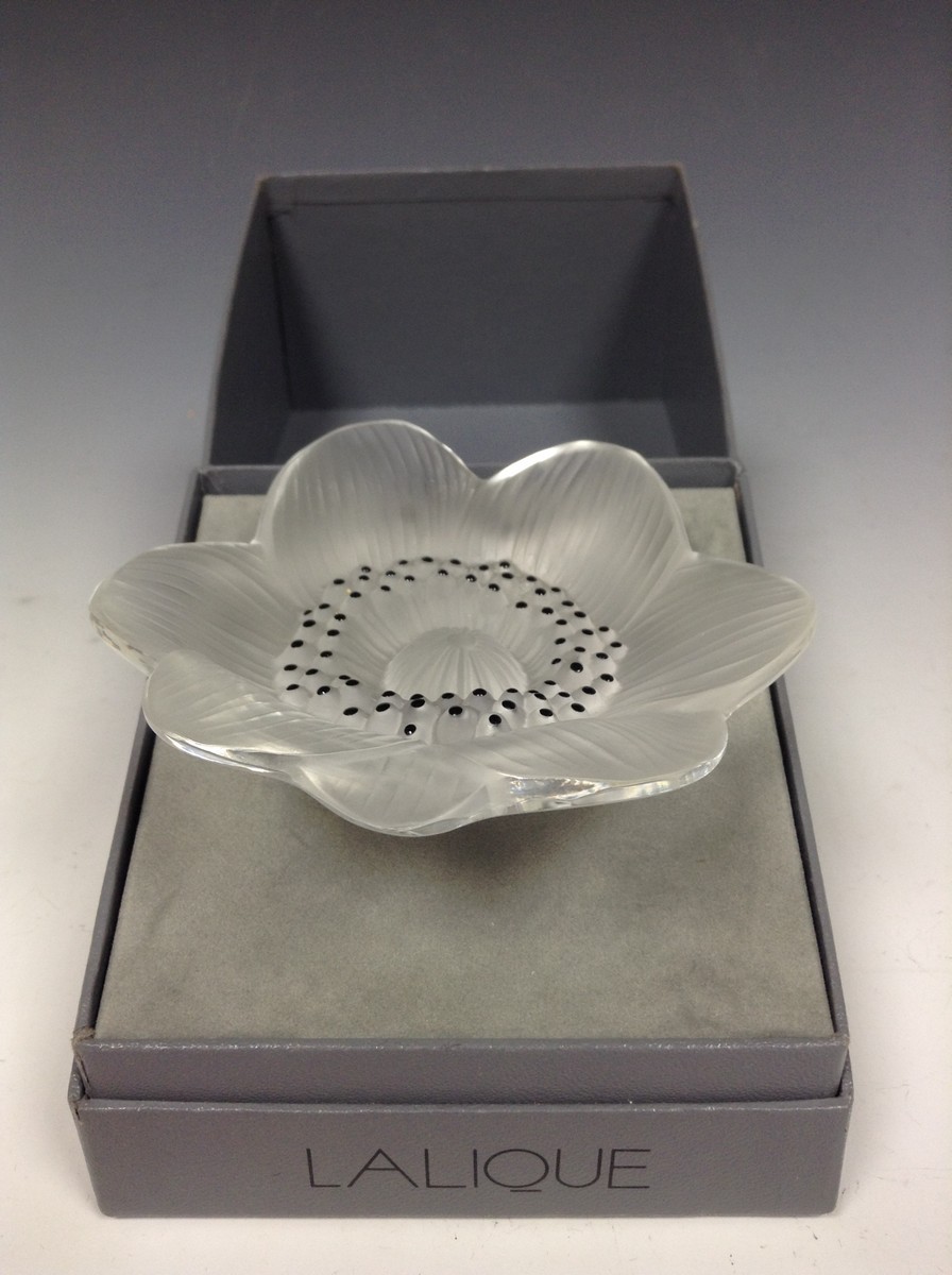 A Lalique frosted glass flower,