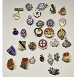 Militaria, Badges, including World War One and later,