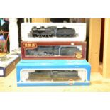 Trains OO gauge - Airfix Royal Scot 4-6-0 locomotive and six wheel tender,