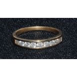 Jewellery - an 18ct gold and diamond chip ring