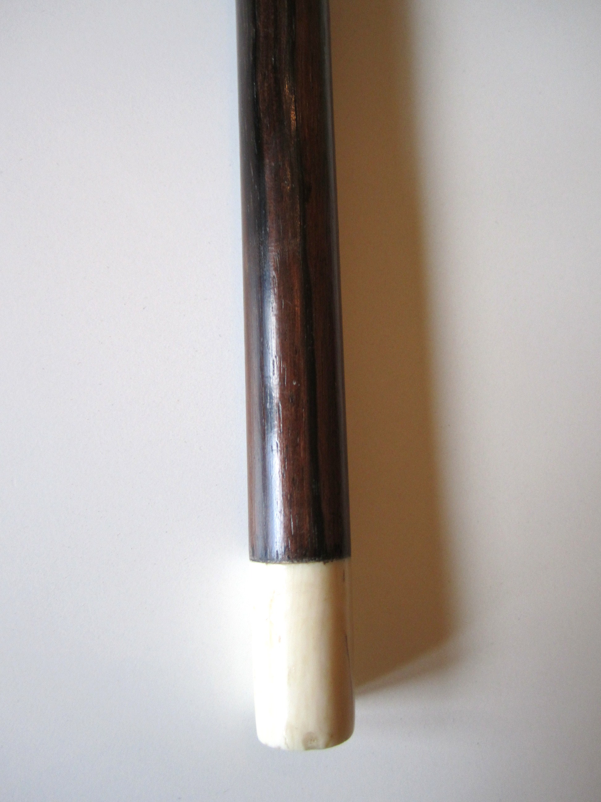 Victorian Walking Cane with Carved Horn Monkey (possibly rhino). Good example with well carved - Image 5 of 5