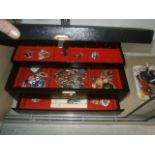 Jewelley box and contents of costume jewellery 967